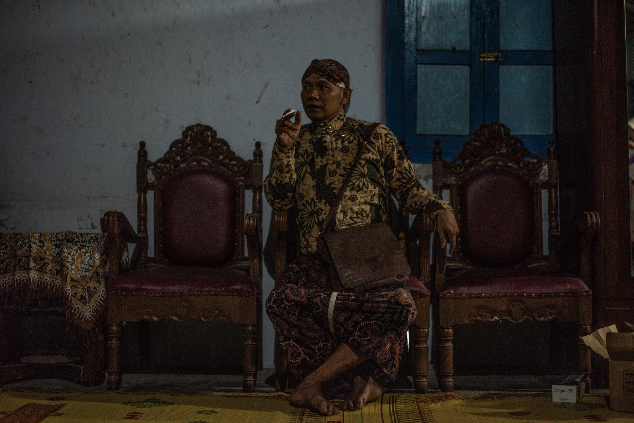 Ki Seno enjoys a quiet moment before another performance